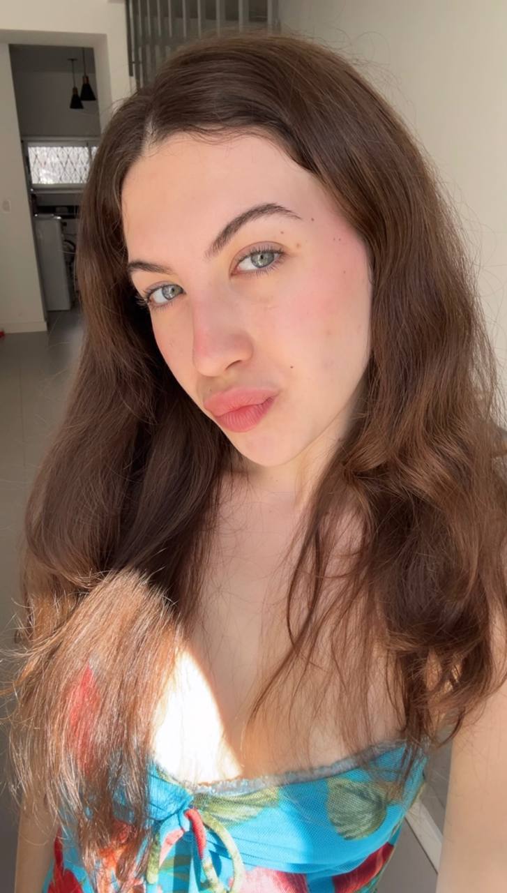 Nude girl Amber in Zhanjiang