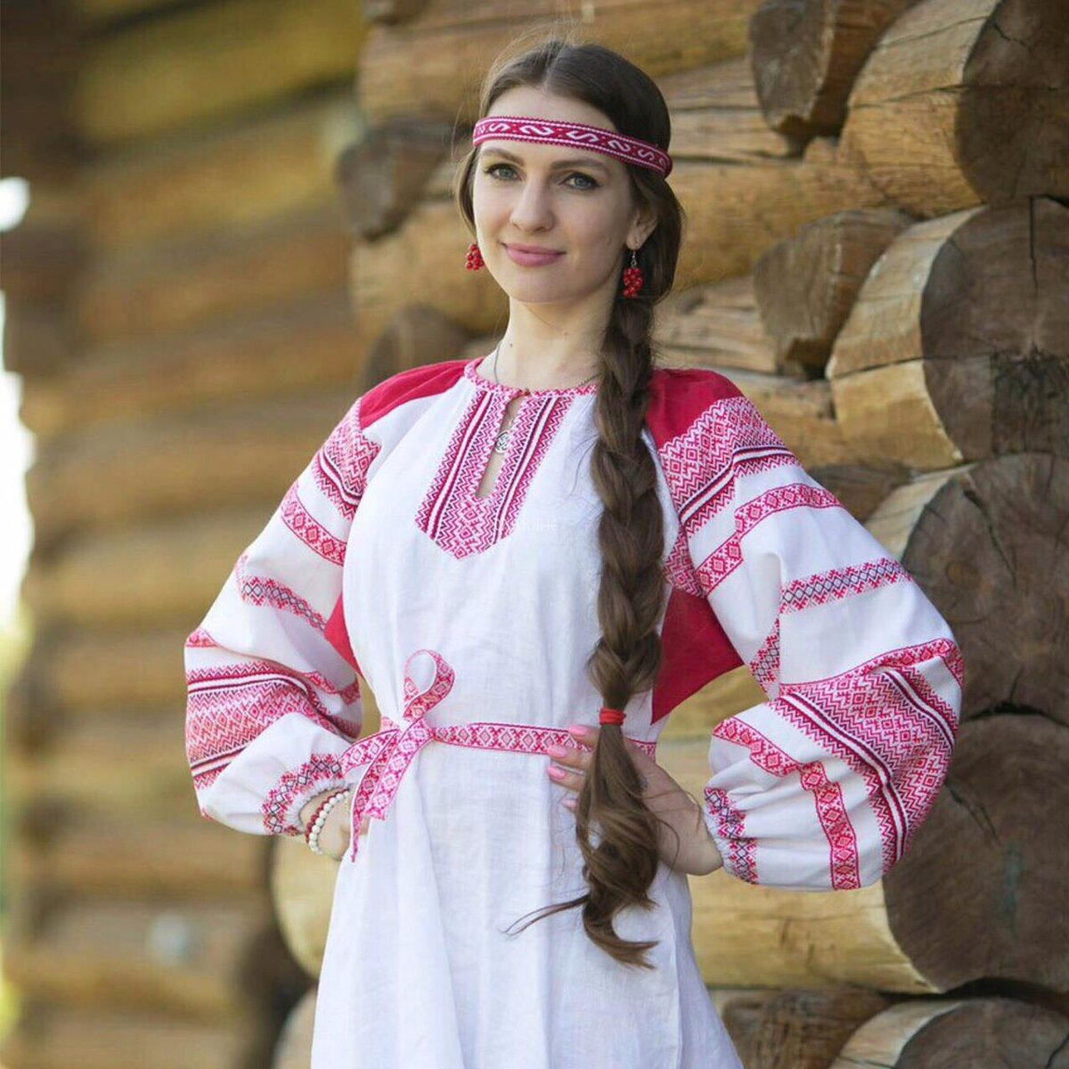 Girls in Slavic costumes in Zhanjiang